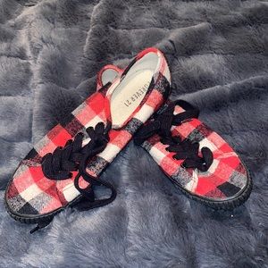 🔴Women’s plaid shoes size 7.5